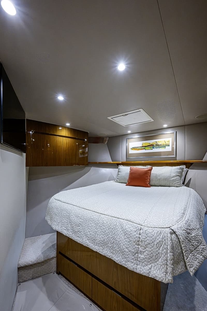 2011 Viking 76 Enclosed Bridge