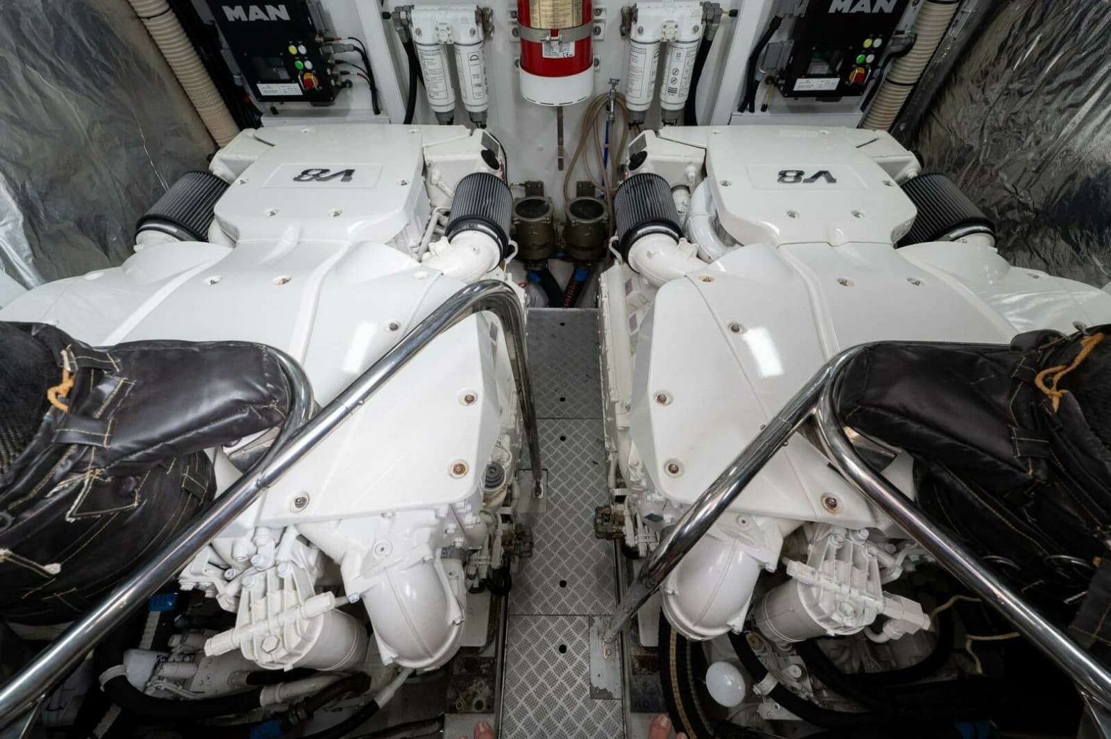 Princess 62 - Regent - Engine Room