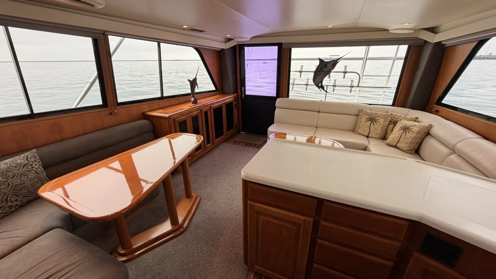1994 Viking 50 Convertible "Wild Rice" - Cozy and Spacious Interior Salon with Panoramic Views