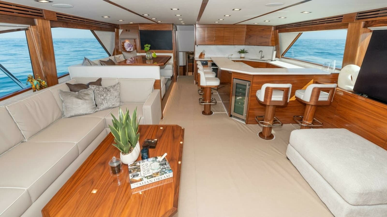 2025 Viking 90C "Zatara"
