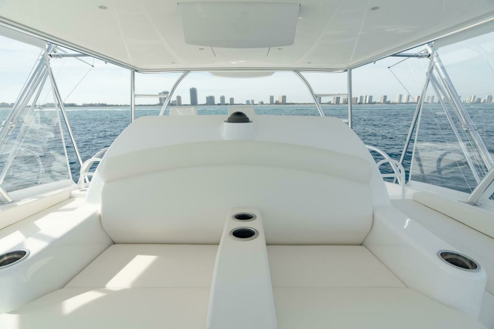Viking 64 - Helm
