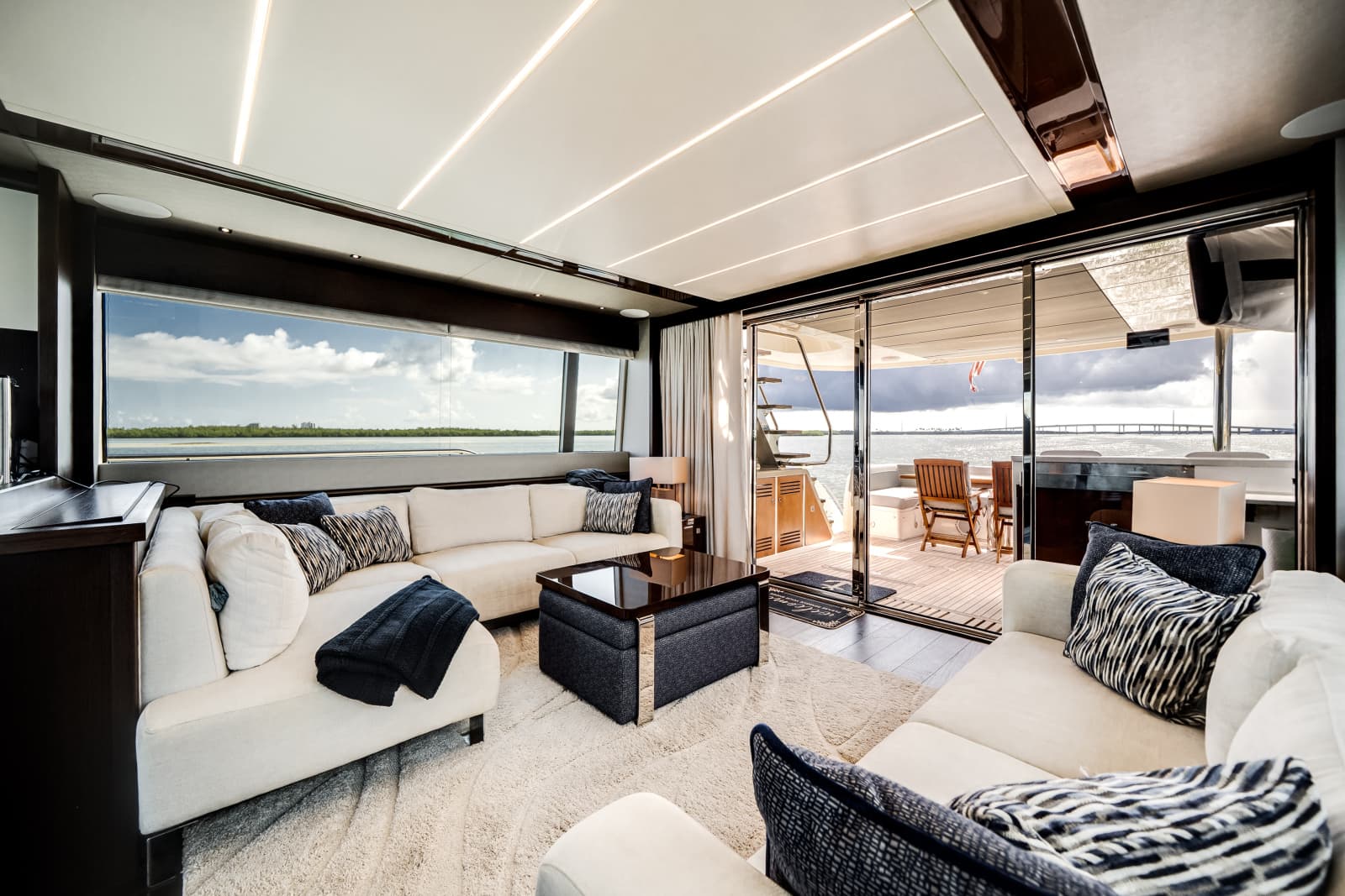 2019 Sunseeker 76 Flybridge