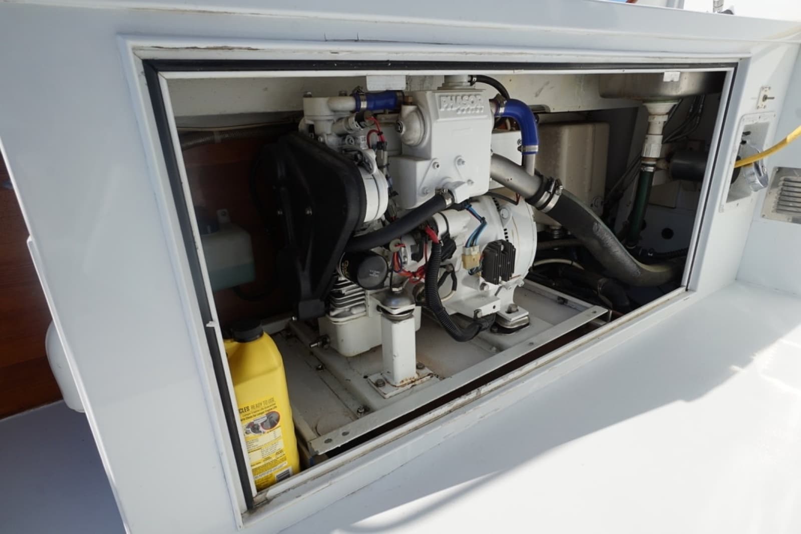Rowe 36' Salty Dog - Generator