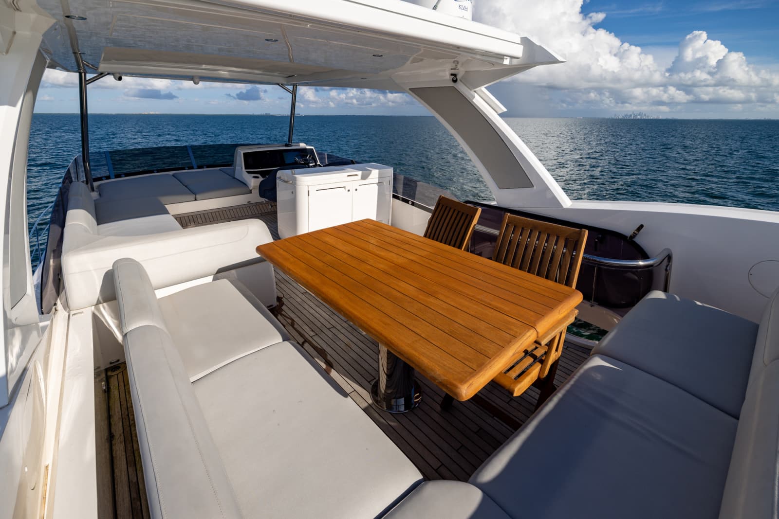 2022 Sunseeker Manhattan 68