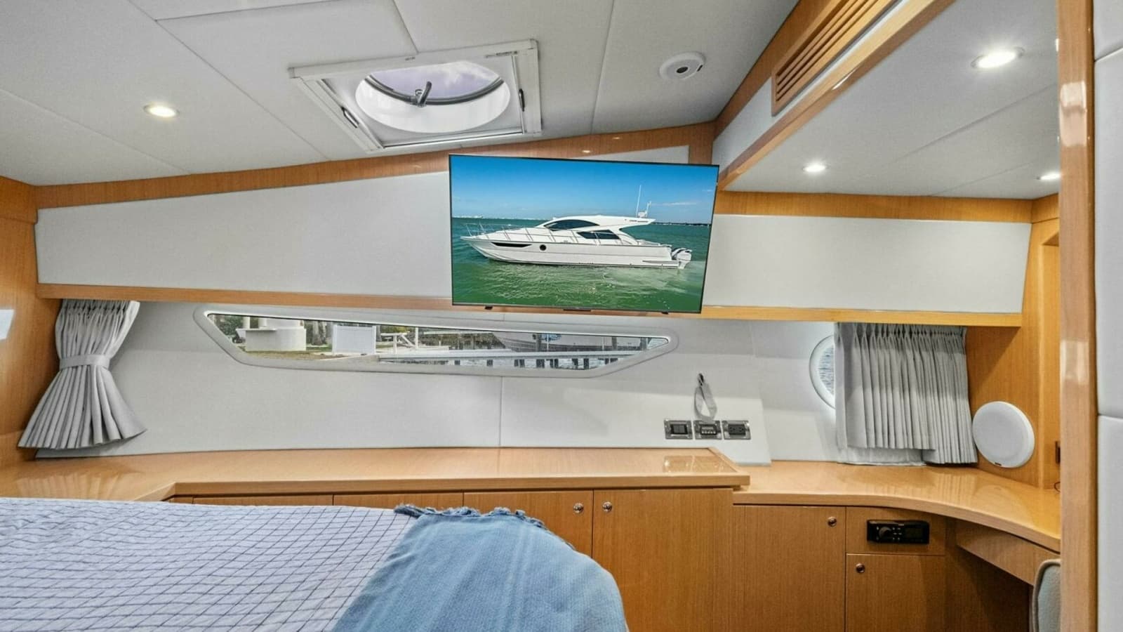 2018 Outboard Express Catamaran 47