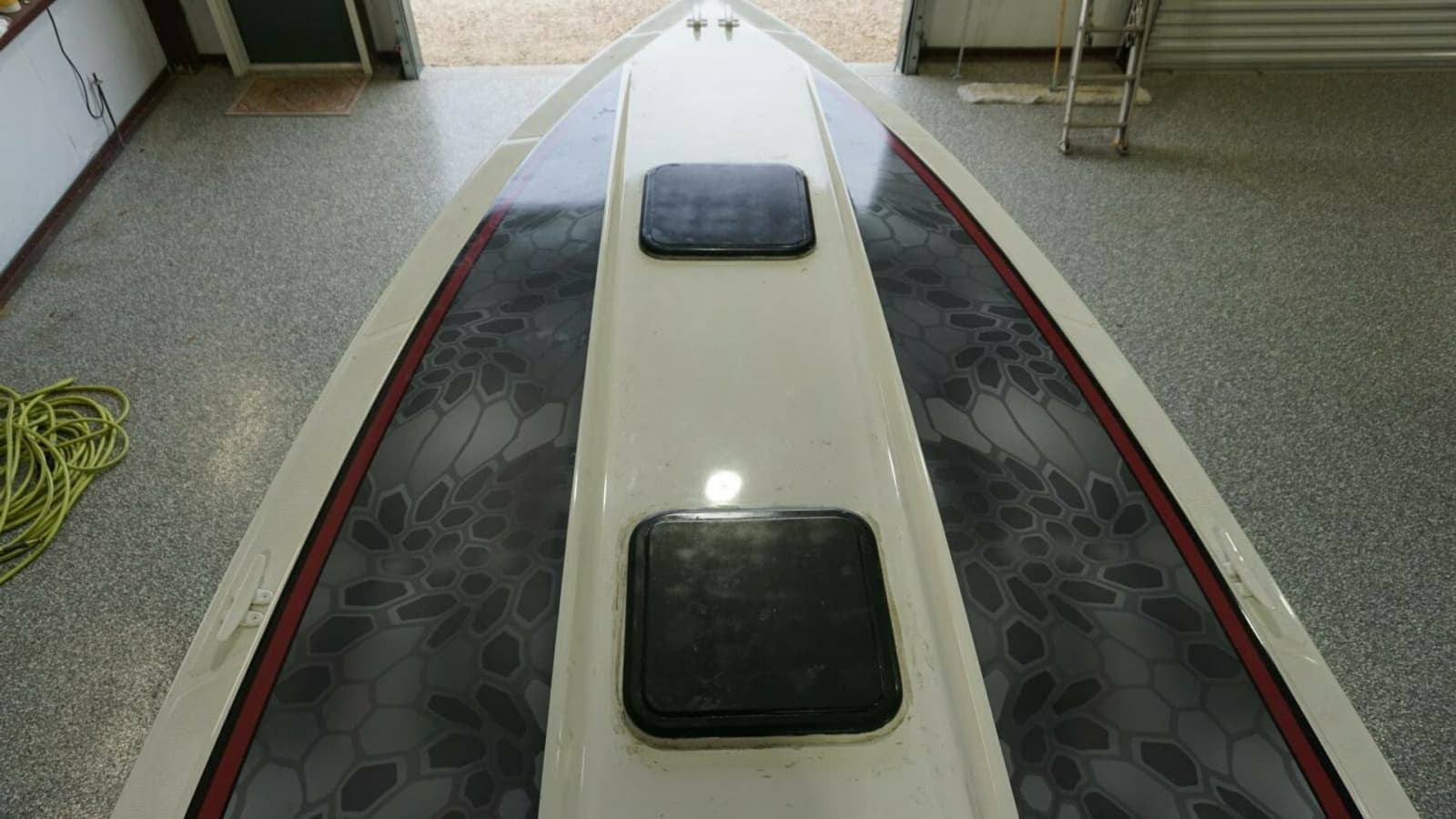 1998 32 Active Thunder 32 CC Ms. Rita Bow