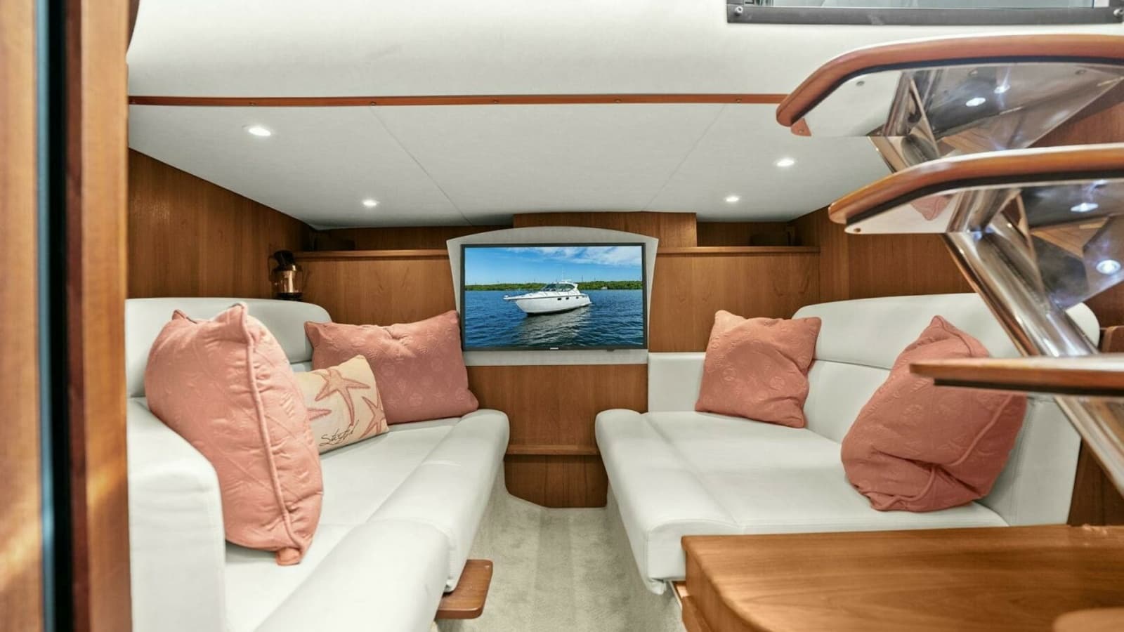 2008 Tiara Yachts 3500 Sovran "Fridge Benefit"
