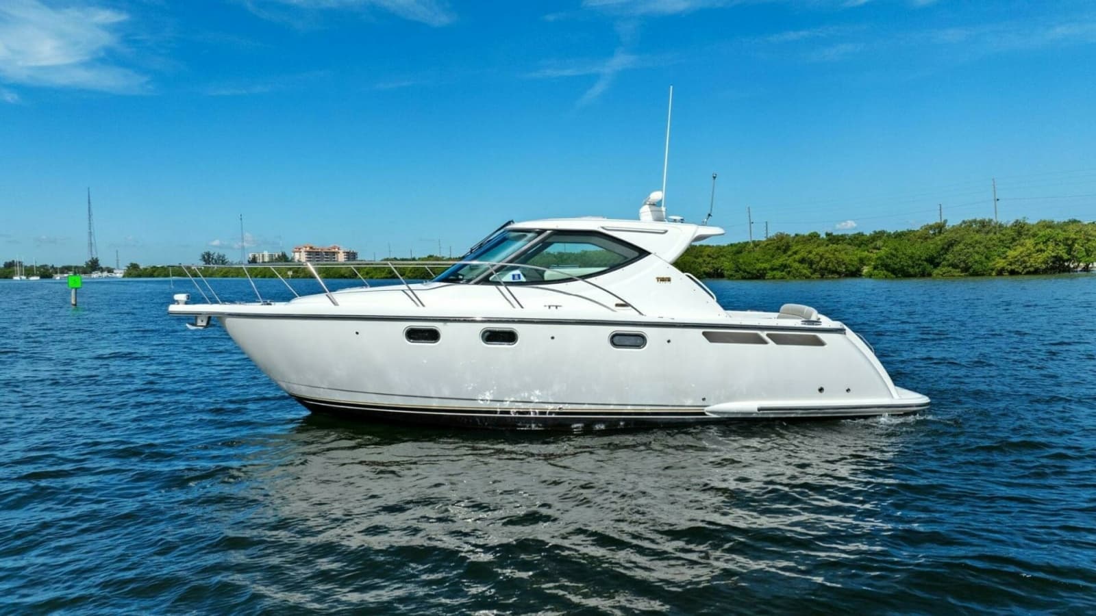 2008 Tiara Yachts 3500 Sovran "Fridge Benefit"