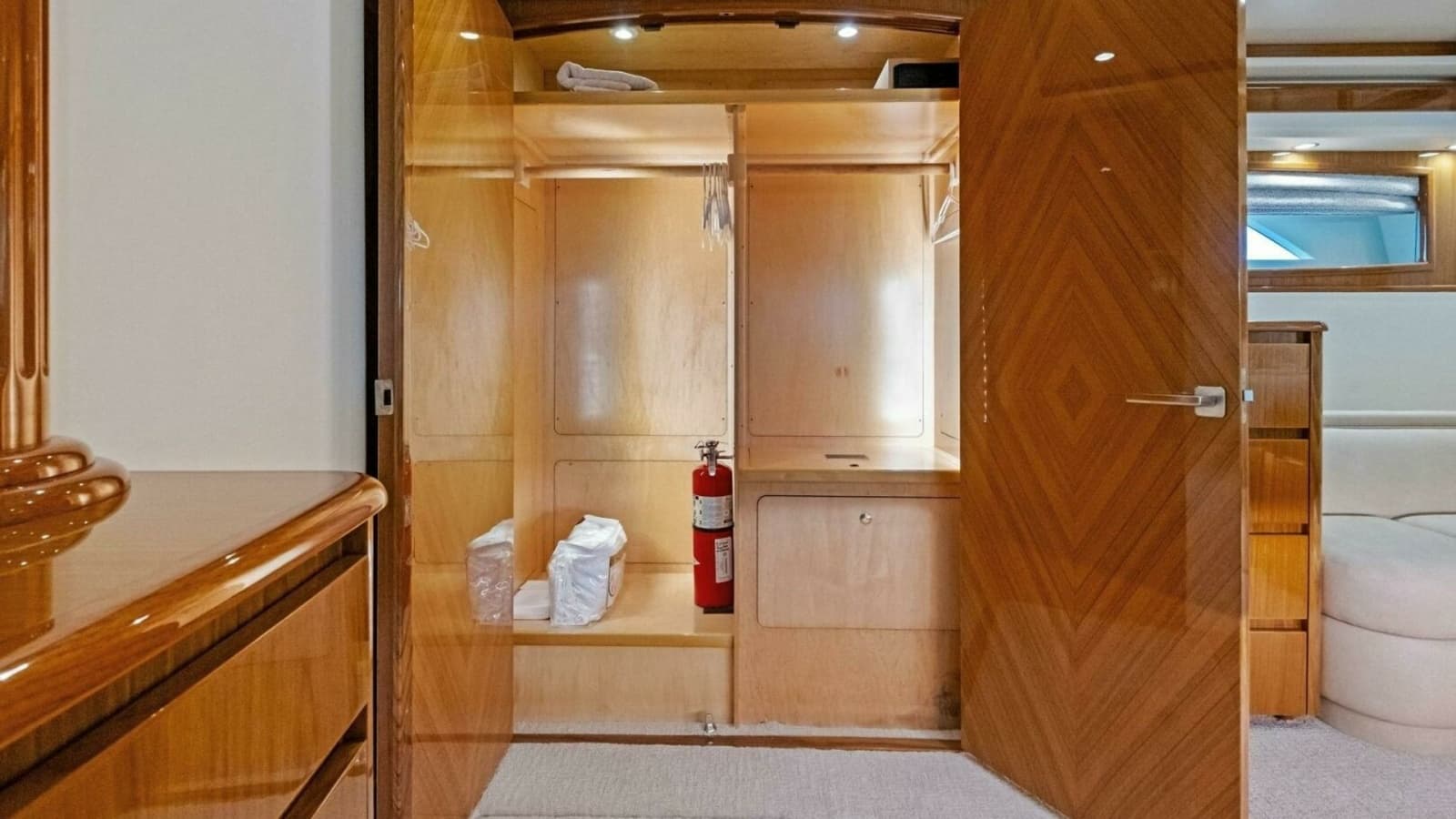 2012 82 Viking Convertible - Lady Di