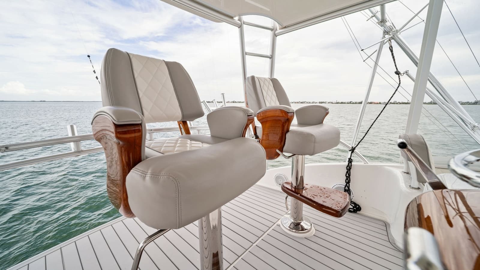 Flybridge Helm Seating Area
