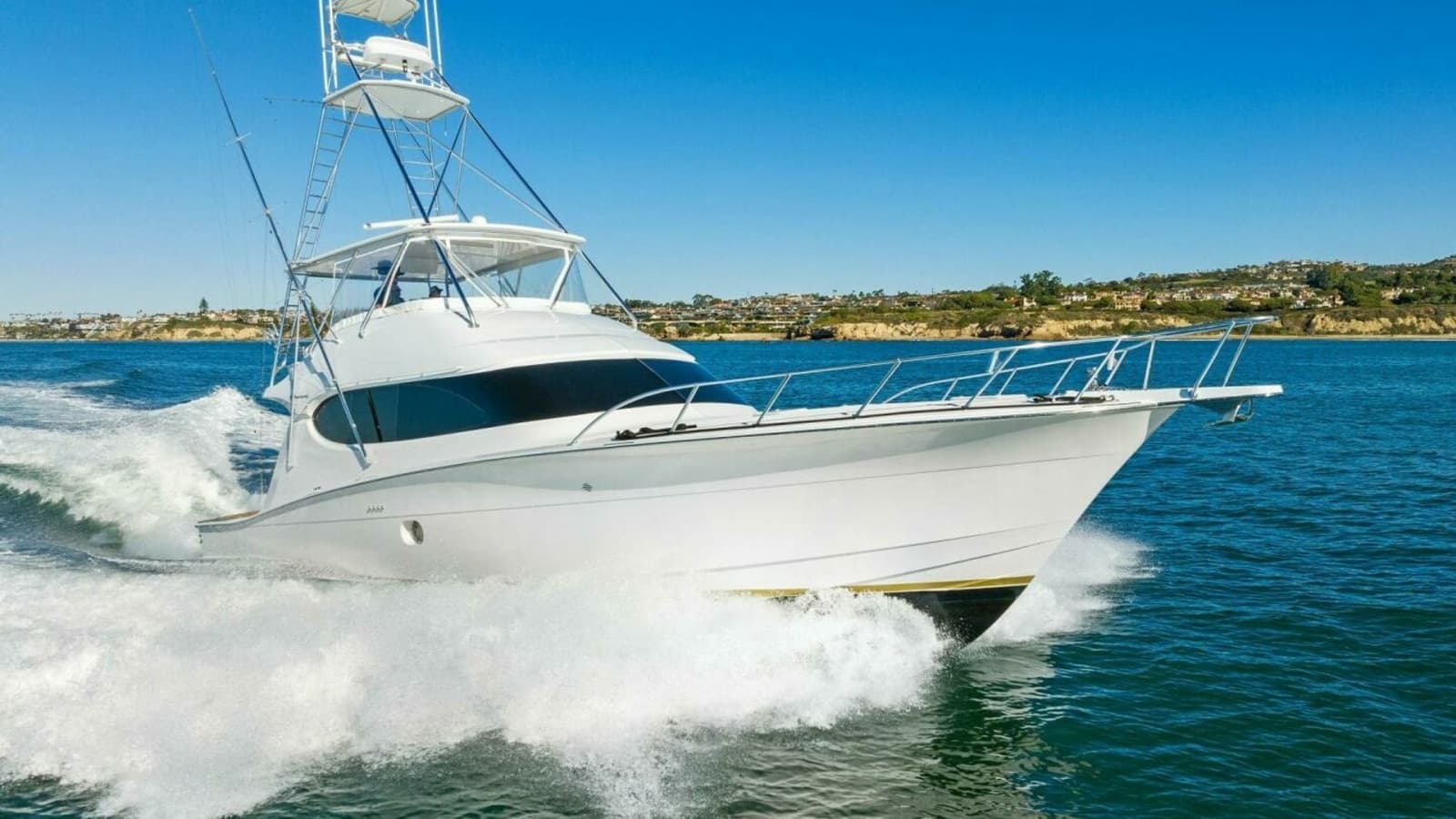 2007 Hatteras 64 Convertible CHUPACABRA Bow View