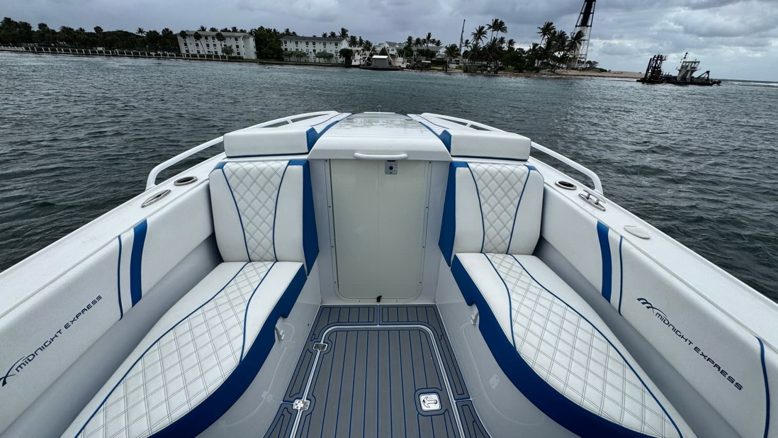 Spacious Bow Seating Area