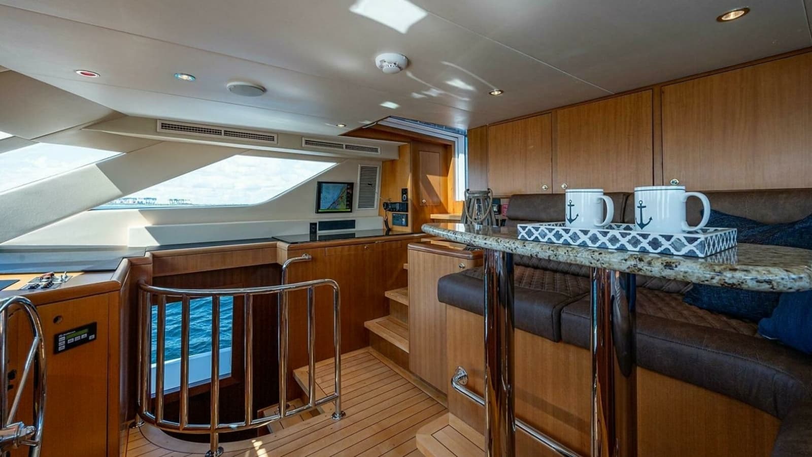 Pilothouse with Breakfast Bar