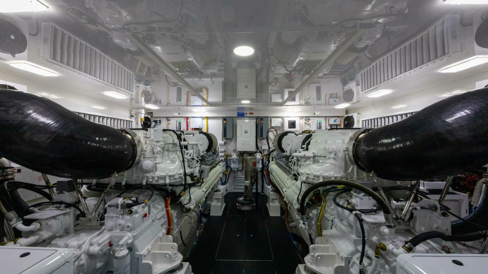 2025 82 Viking Convertible Boujie Engine Room (7)