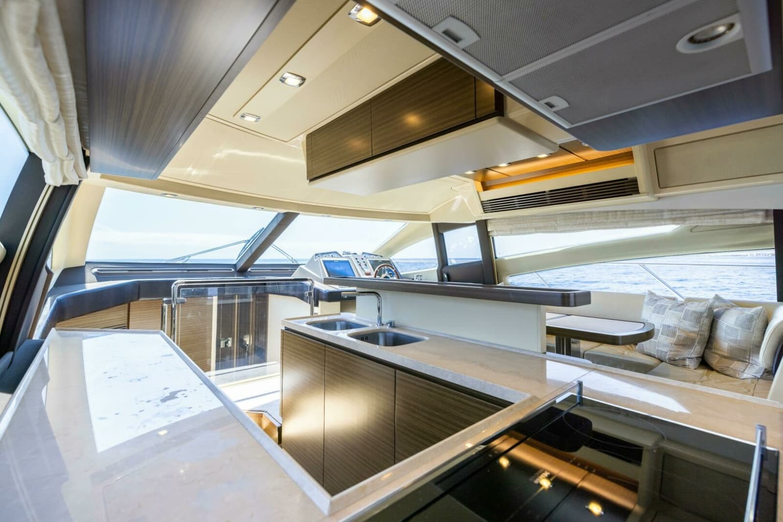 Azimut 64 A/Sea - Interior Galley