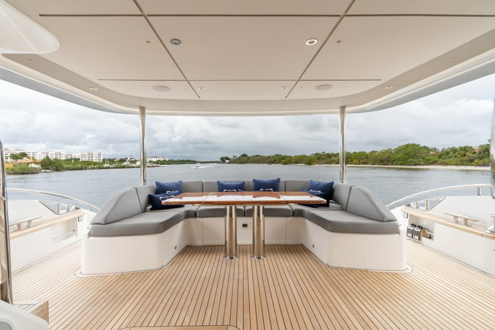 Princess 80 LANIKAI - Aft Deck