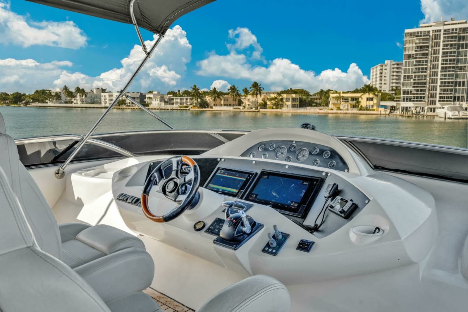 2003 Sunseeker 150 GT - Cockpit
