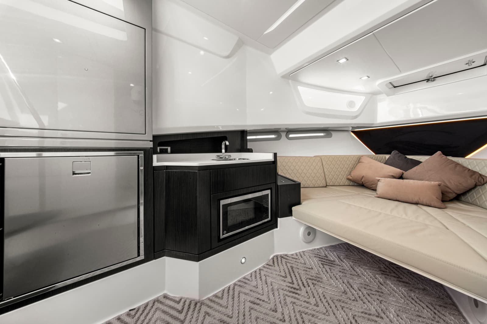 2025 Schaefer 375 HT