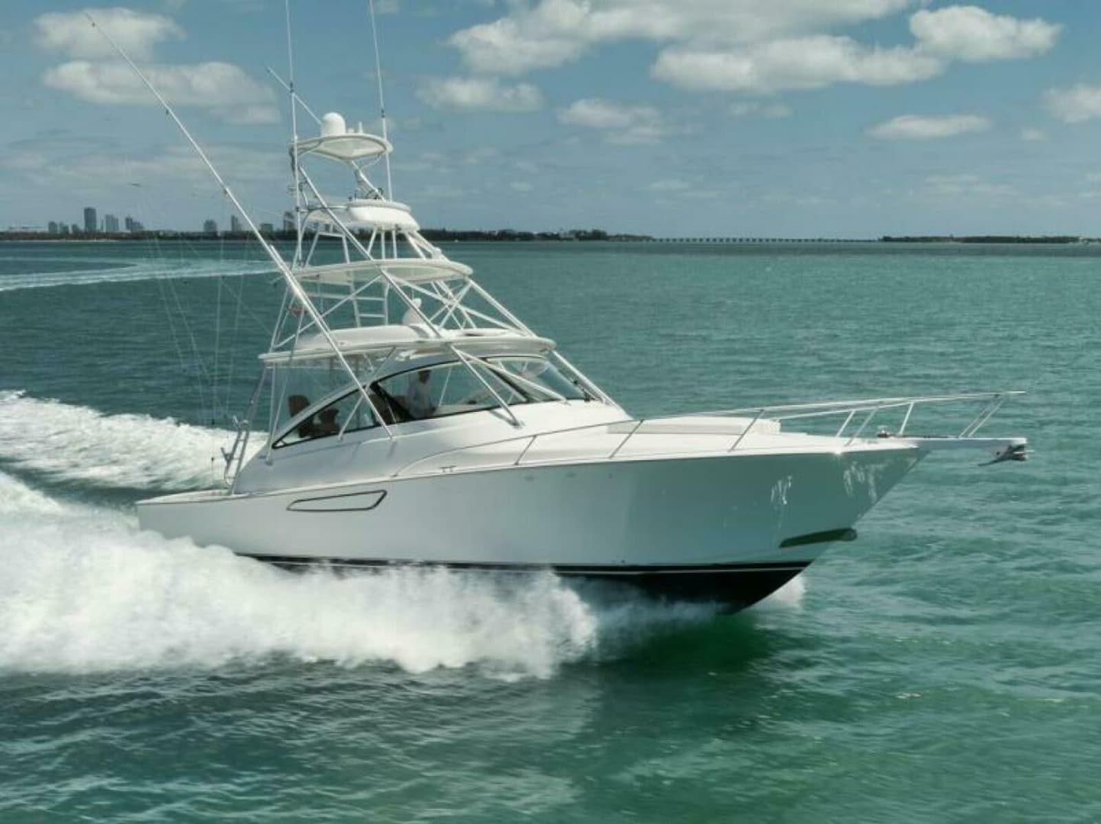 Viking 42 GAMECHANGER - Running Shot