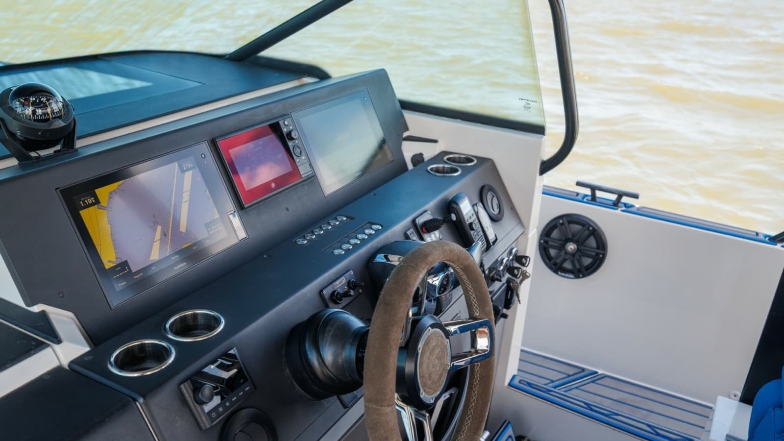 2019 Axopar 37 Sun Top