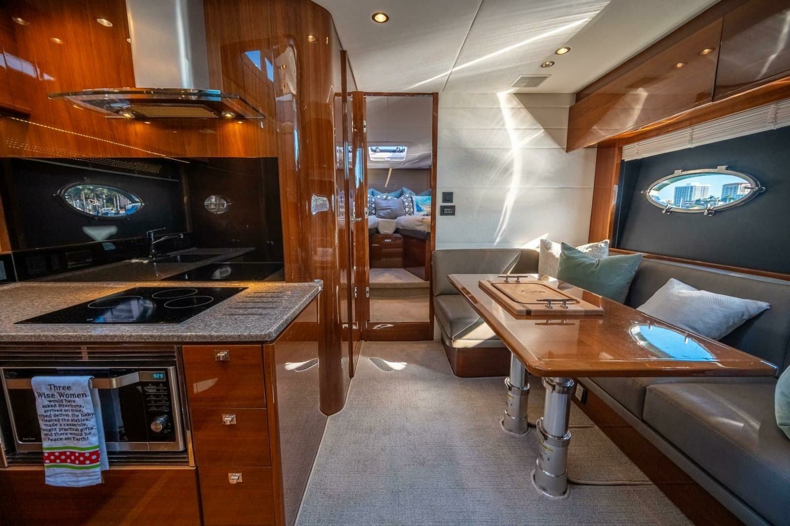 2016 Princess V48