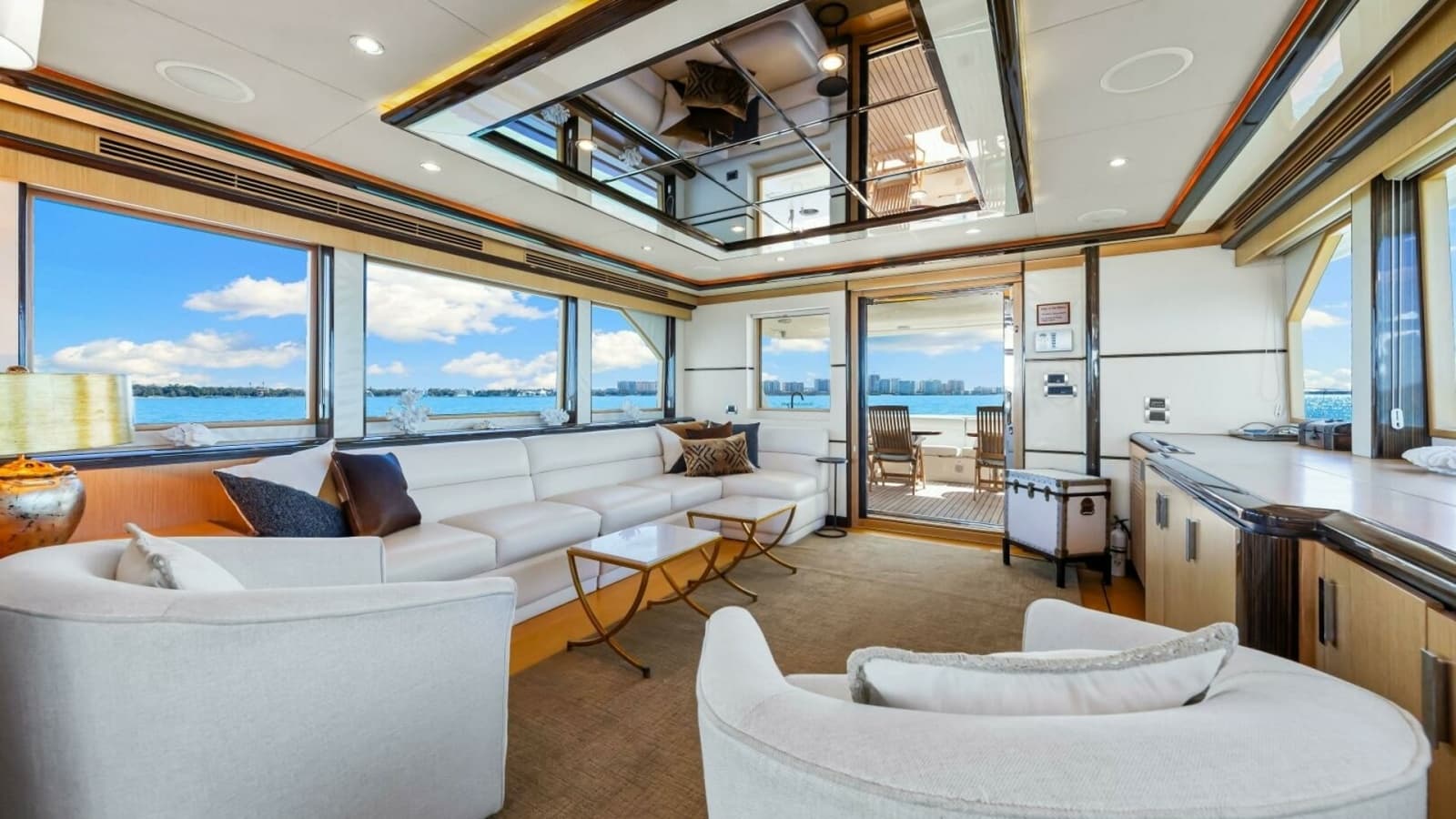 2010 83 Ocean Alexander Motor Yacht 'Relentless'
