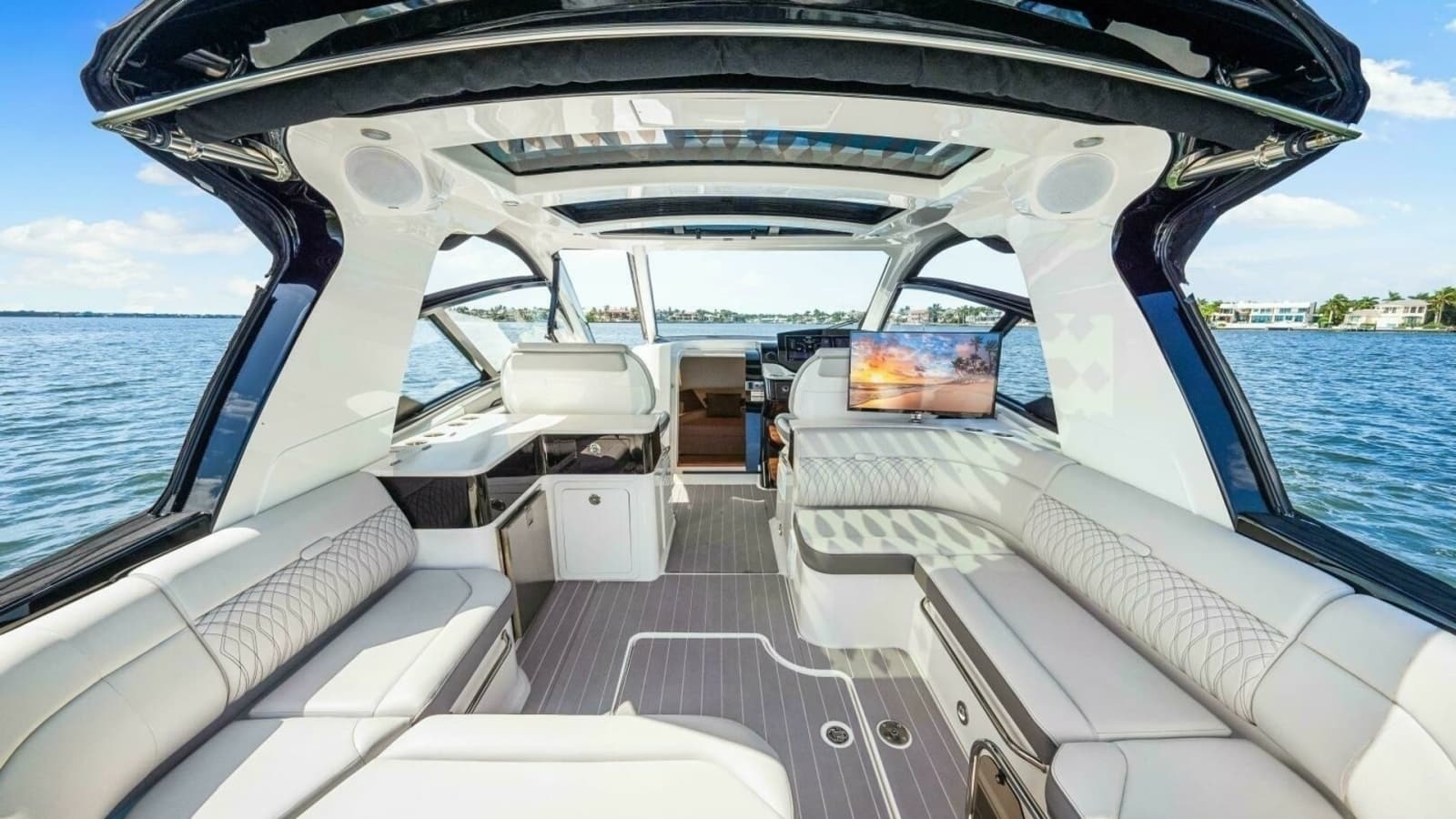 2022 Sea Ray 370 Sundancer 2022 Sea Ray 370 Sundancer