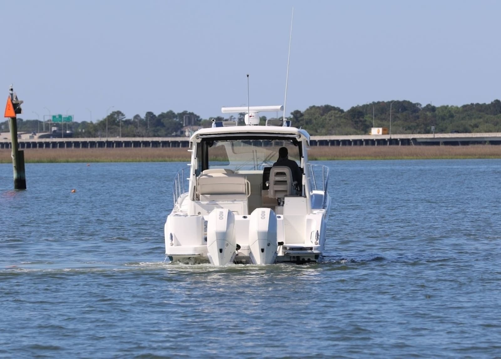 Boston Whaler 32 - SIP N SEA - Exterior Profile