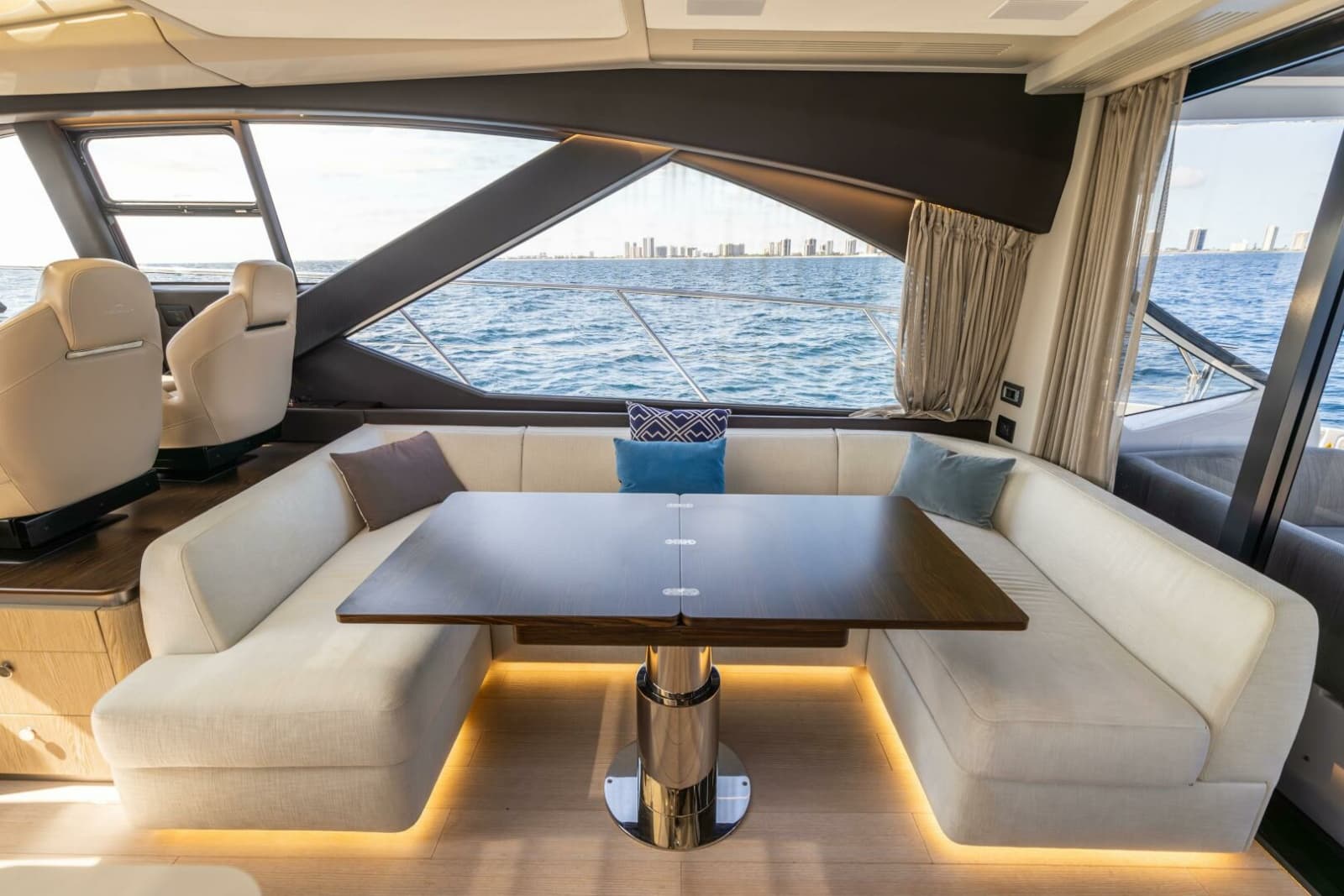Azimut 60 - Azure - Salon
