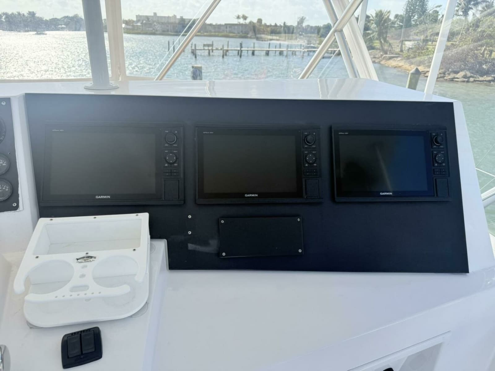 Viking 50 REEL LEGACY - Flybridge Electronics