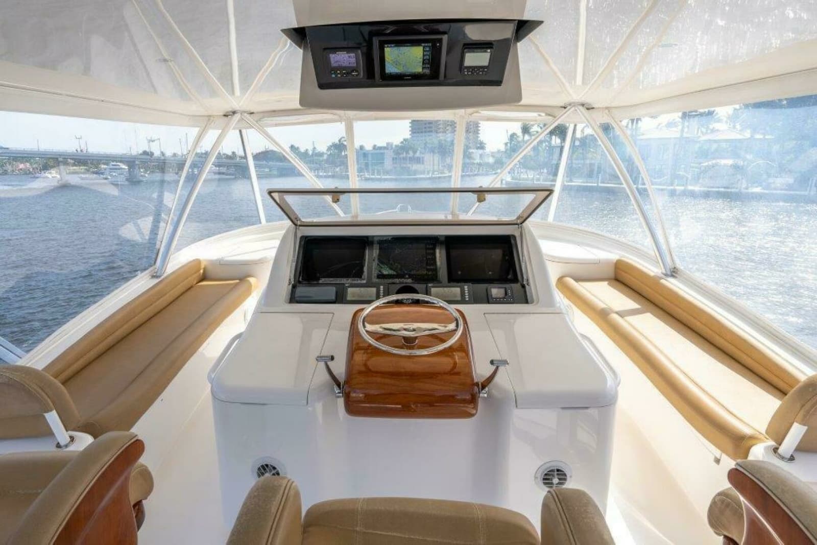 2015 Viking 66 No Collars - Flybridge