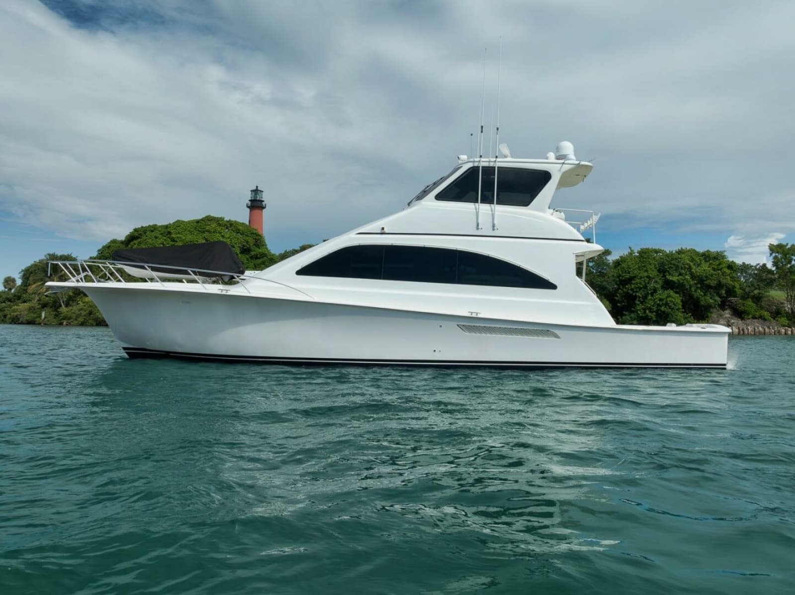 Ocean 57 Positive Attitude - Exterior Profile