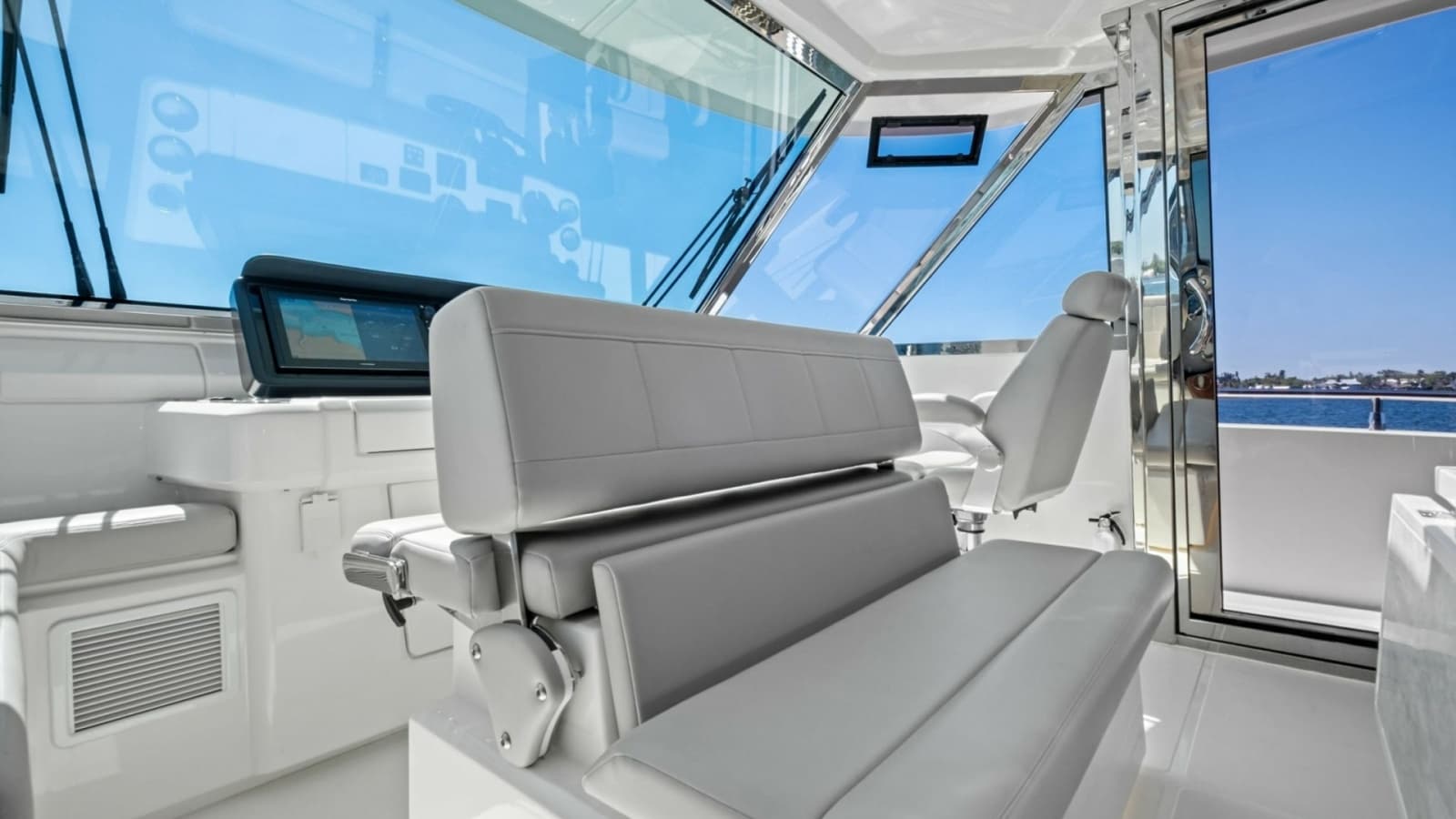2022 54 Aquila Powercat 'Remarkable I'