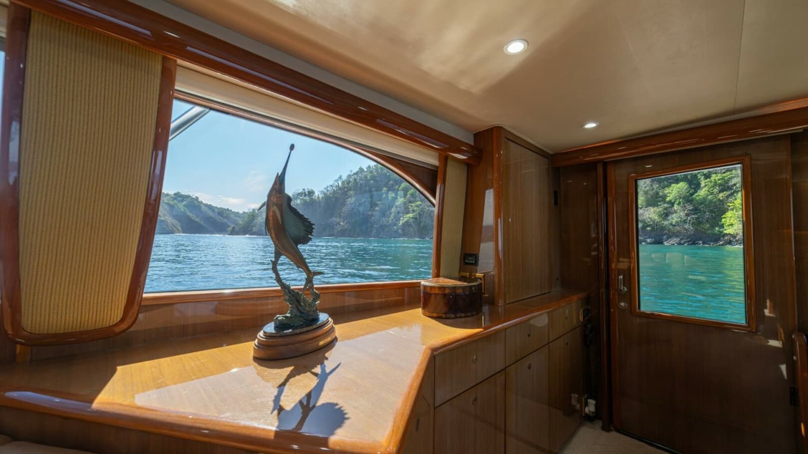2006 Viking 56 "Scandaloso"