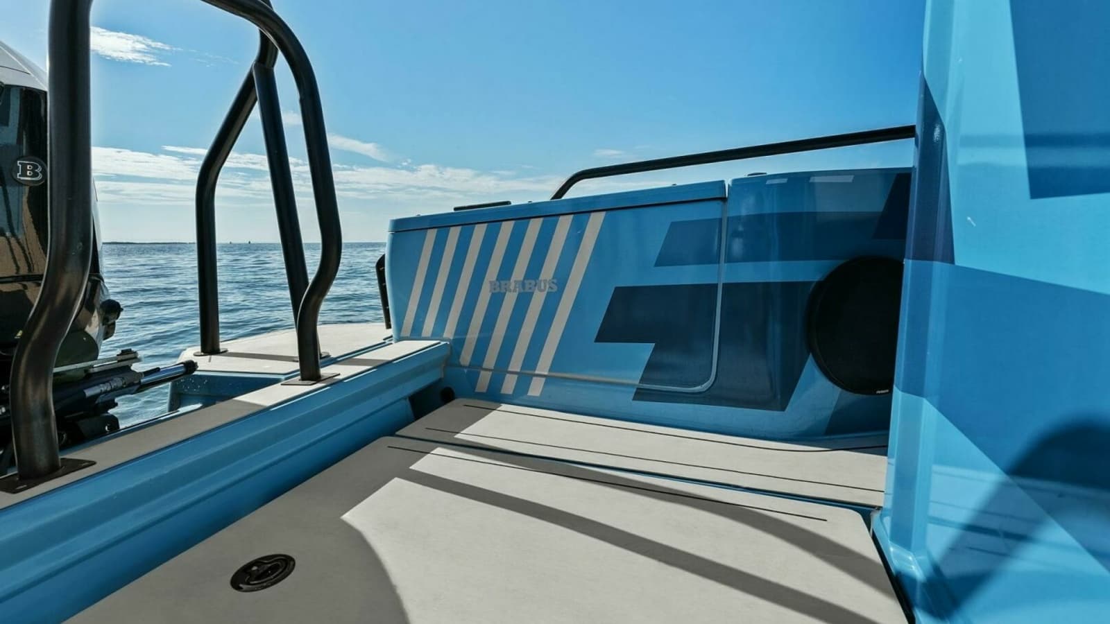2022 Axopar Brabus Shadow 500 TT - Aft Deck