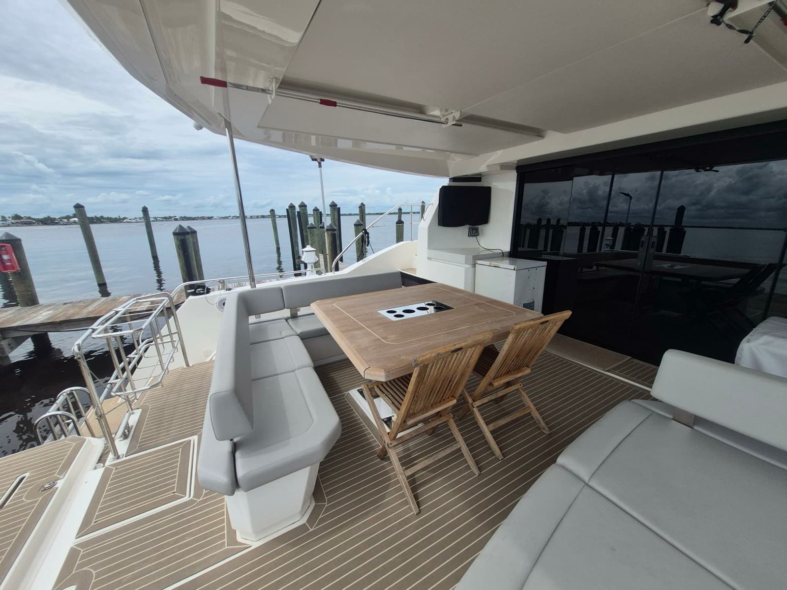 2023 Leopard 53 Powercat