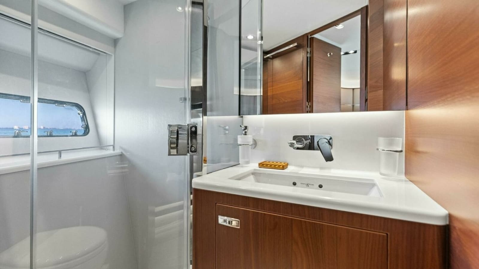 2018 Princess Y75 Motor Yacht