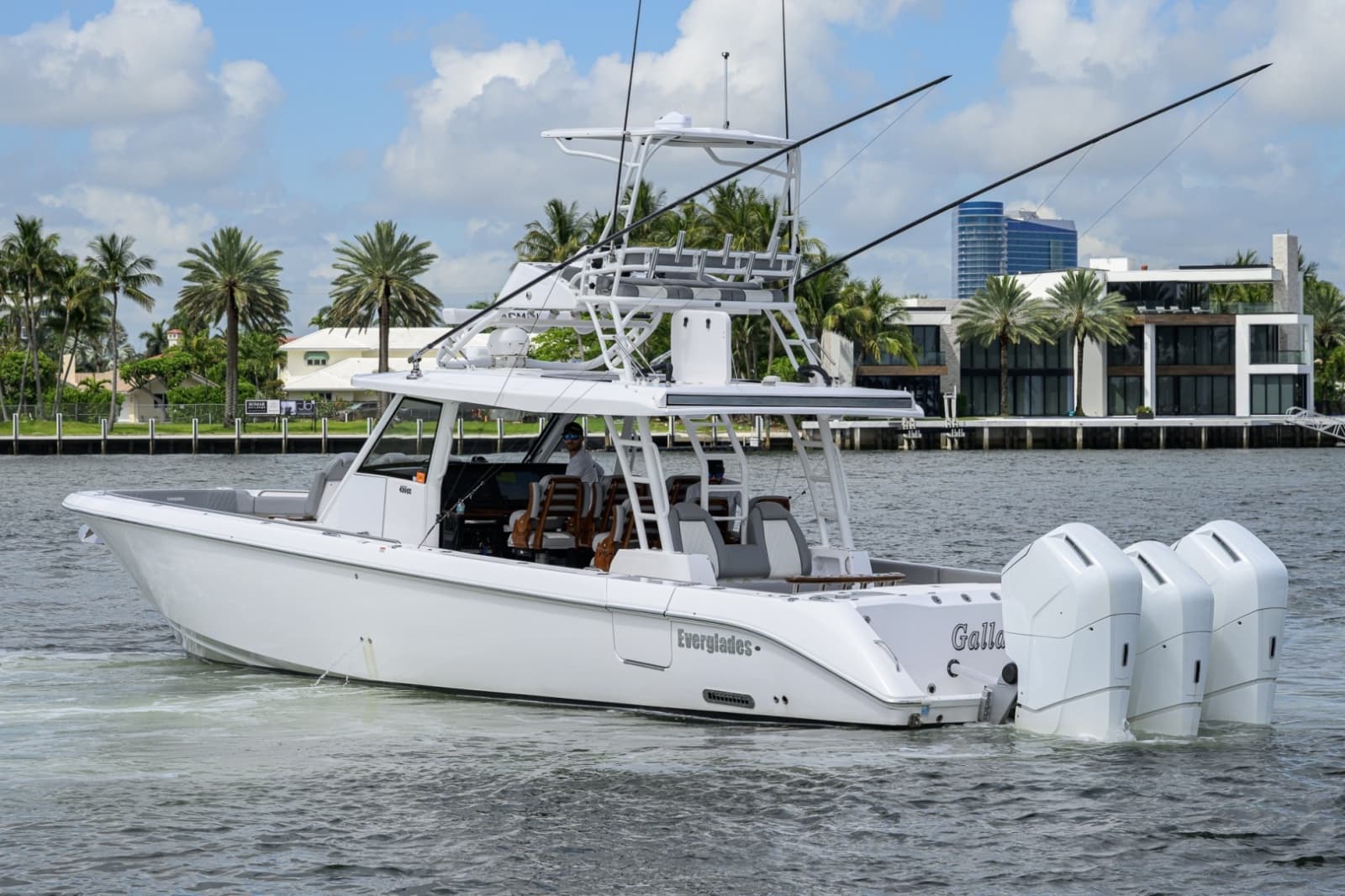 Everglades 45 GALLANT LADY - Port Aft Profile