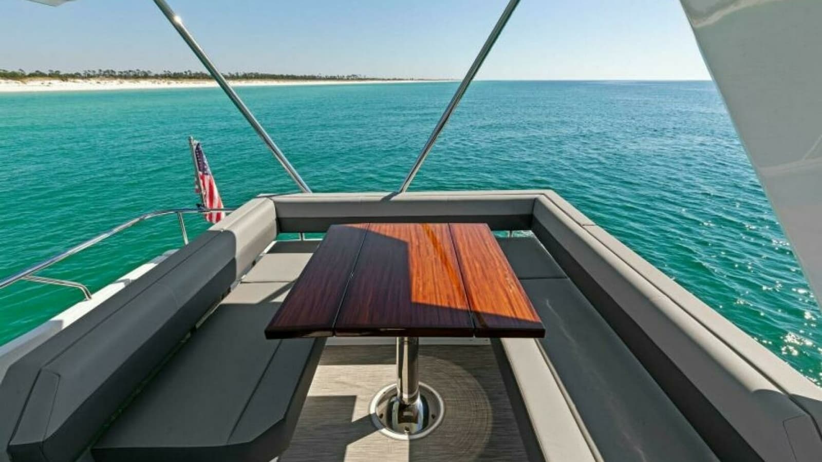 2023 Cruisers Yachts 60 Cantius Fly Flybridge 3