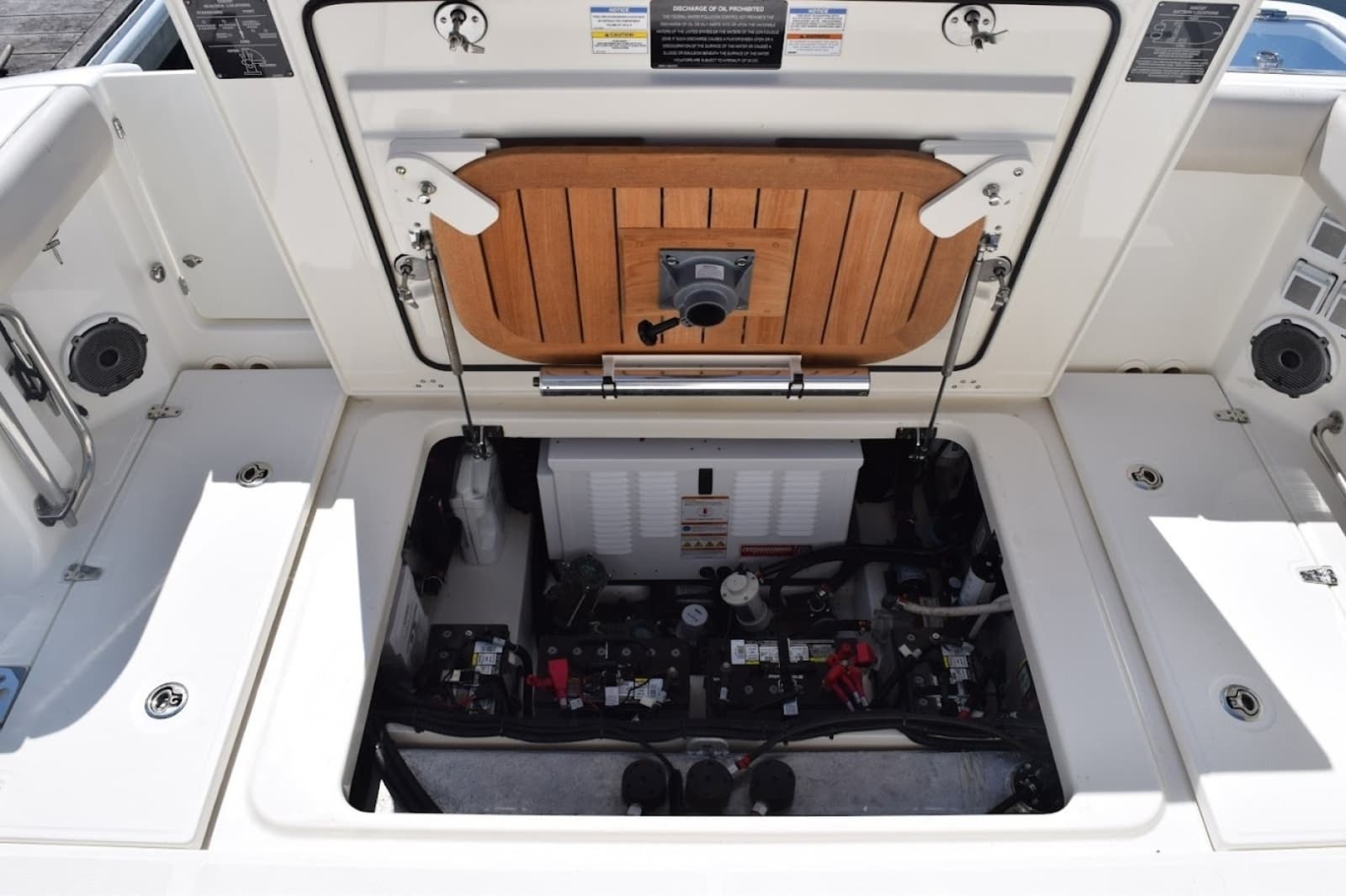 Boston Whaler 32 -SIP N SEA - Seakeeper