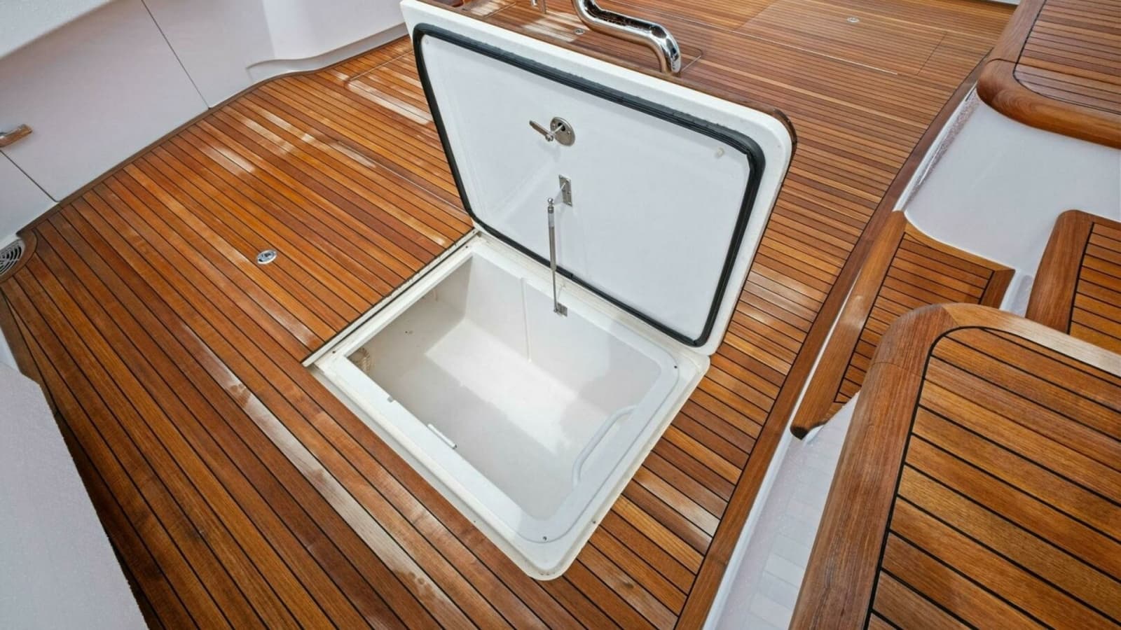 2012 82 Viking Convertible - Lady Di