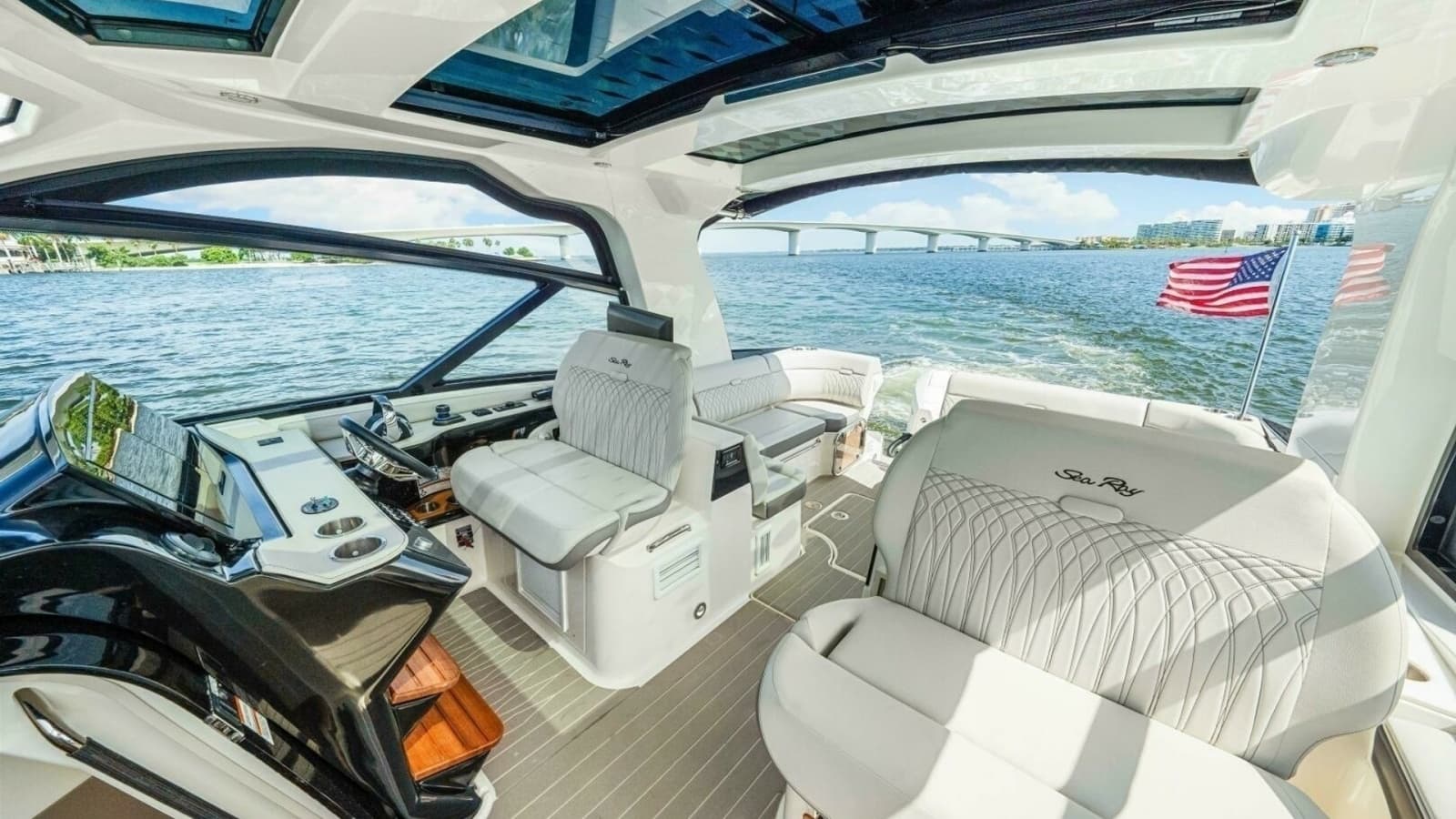 2022 Sea Ray 370 OB