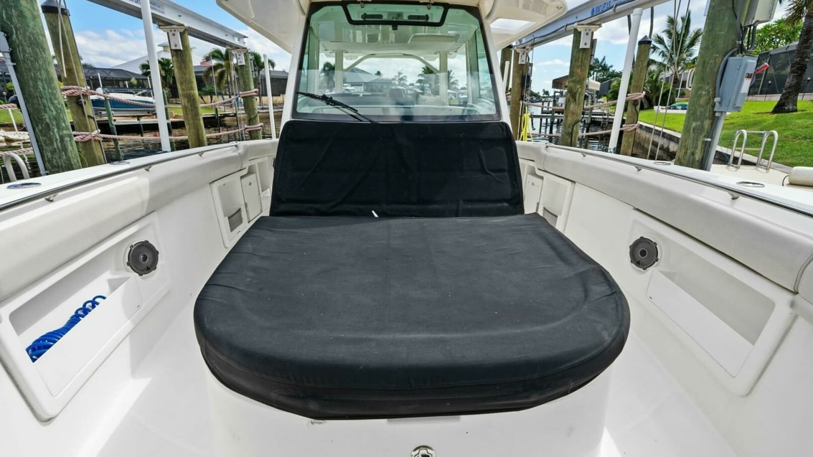 2019 Boston Whaler 380 Outrage 'Lima Kilo' - Sun Pads