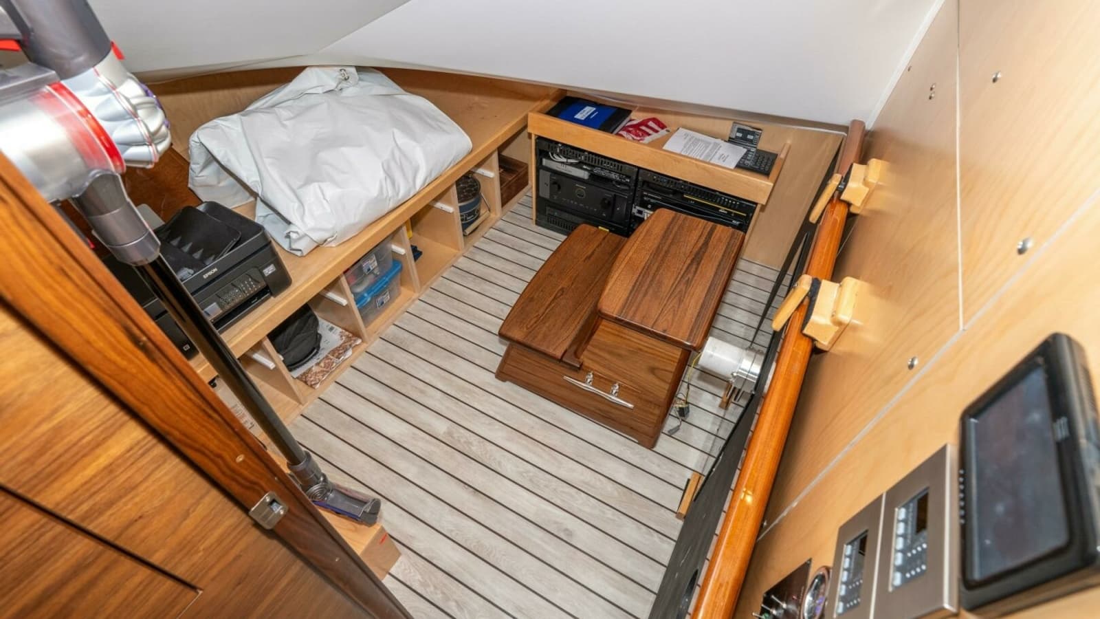 2025 Viking 90C "Zatara"
