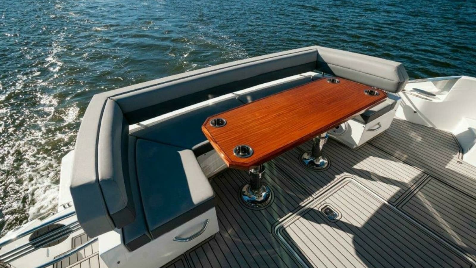2020 Cruisers Yachts- HARPER BELL- Cockpit 3