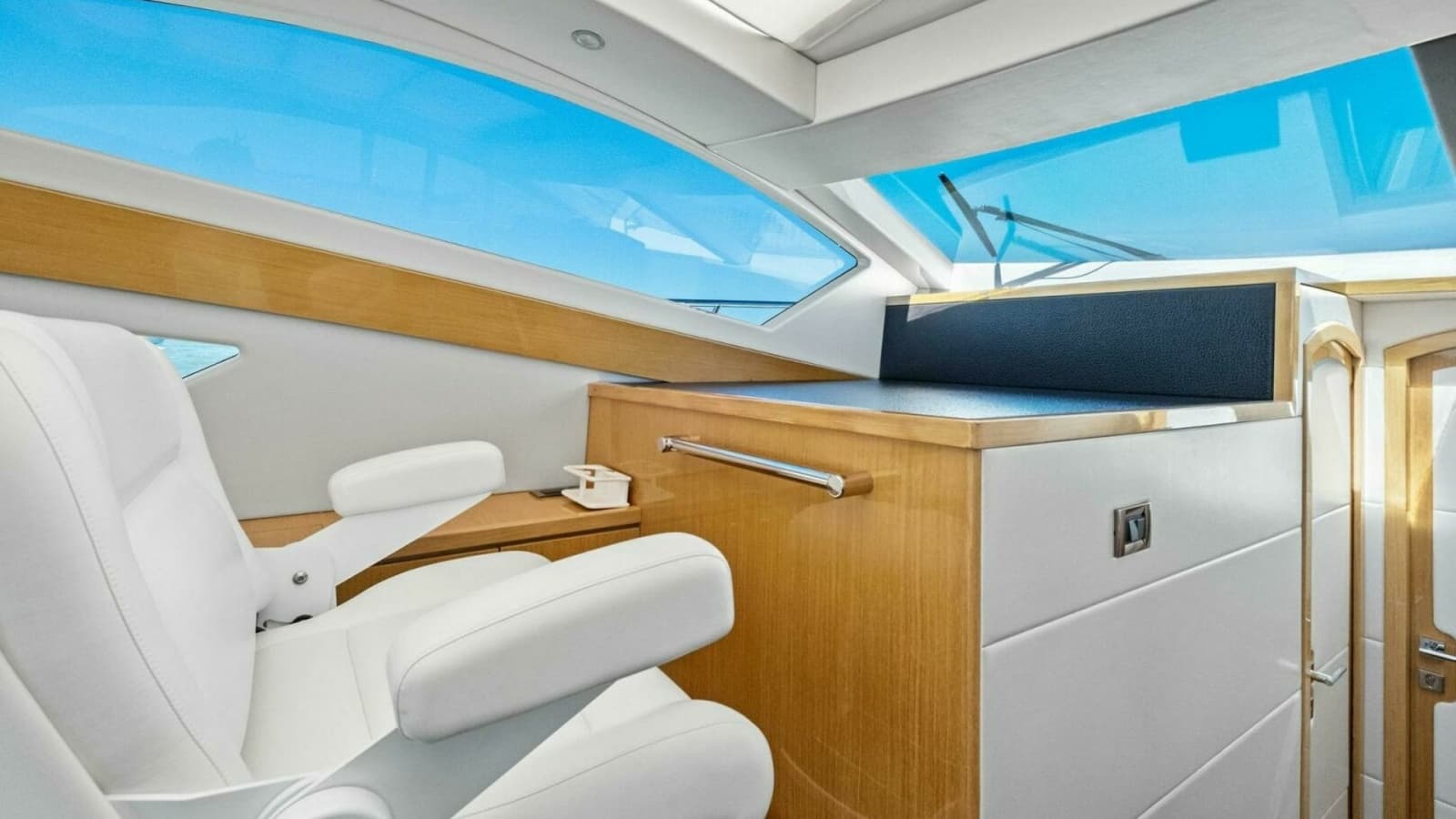 2018 Outboard Express Catamaran 47