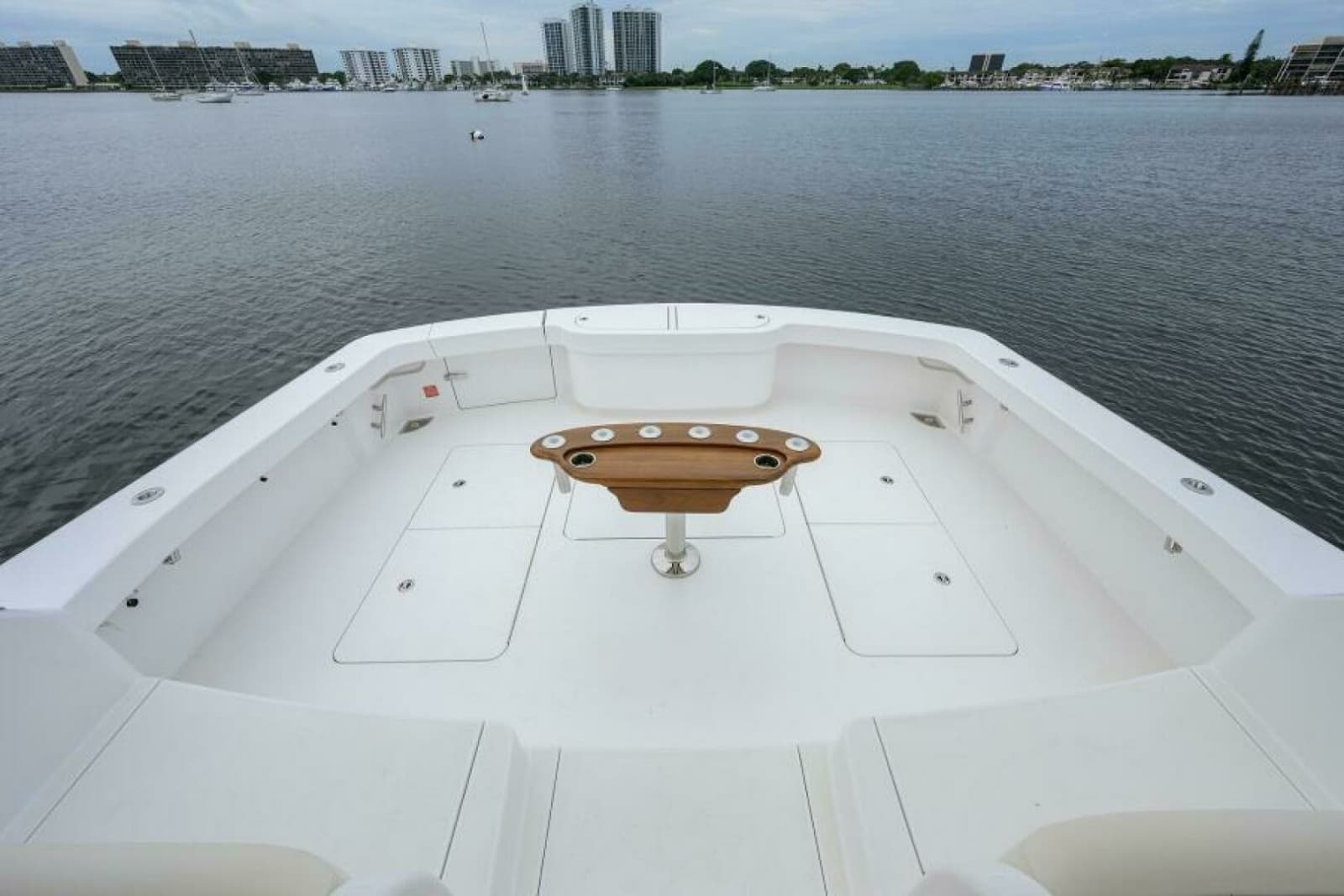 Viking 54 - TROUBLE FREE - Cockpit
