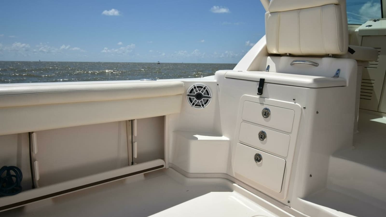 2016 Grady-White 330 Express