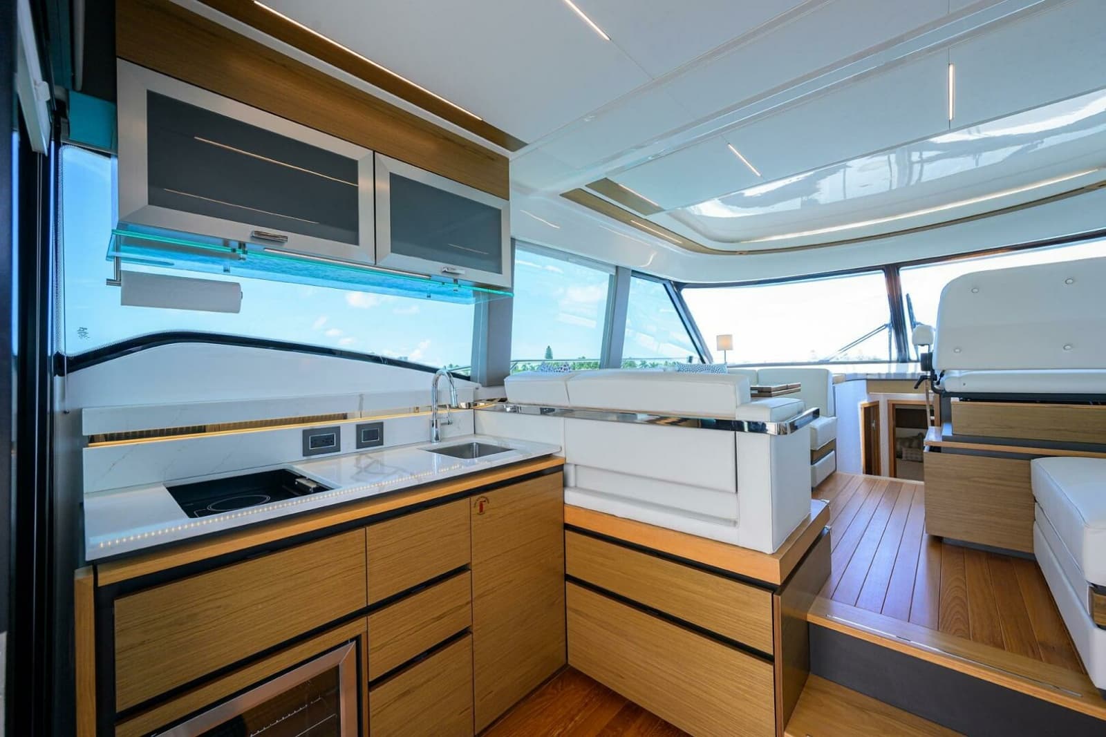 Tiara 49 DEBBIE'S DIAMOND - Galley