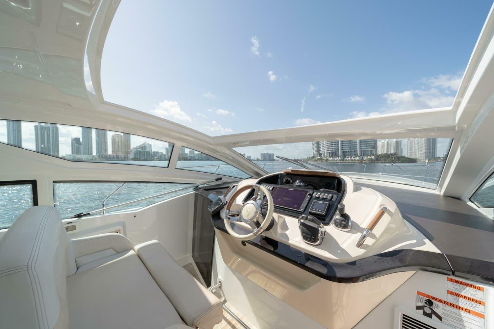 Beneteau 40 - Tis the Seasun - Helm